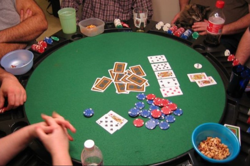 How to choose a strategy for playing poker 3